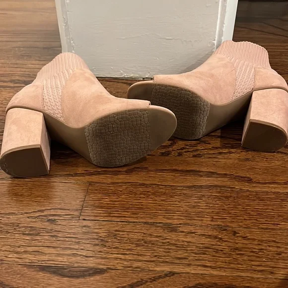 Nordstrom BP Blush Pink Heel Booties - Picture 6 of 8